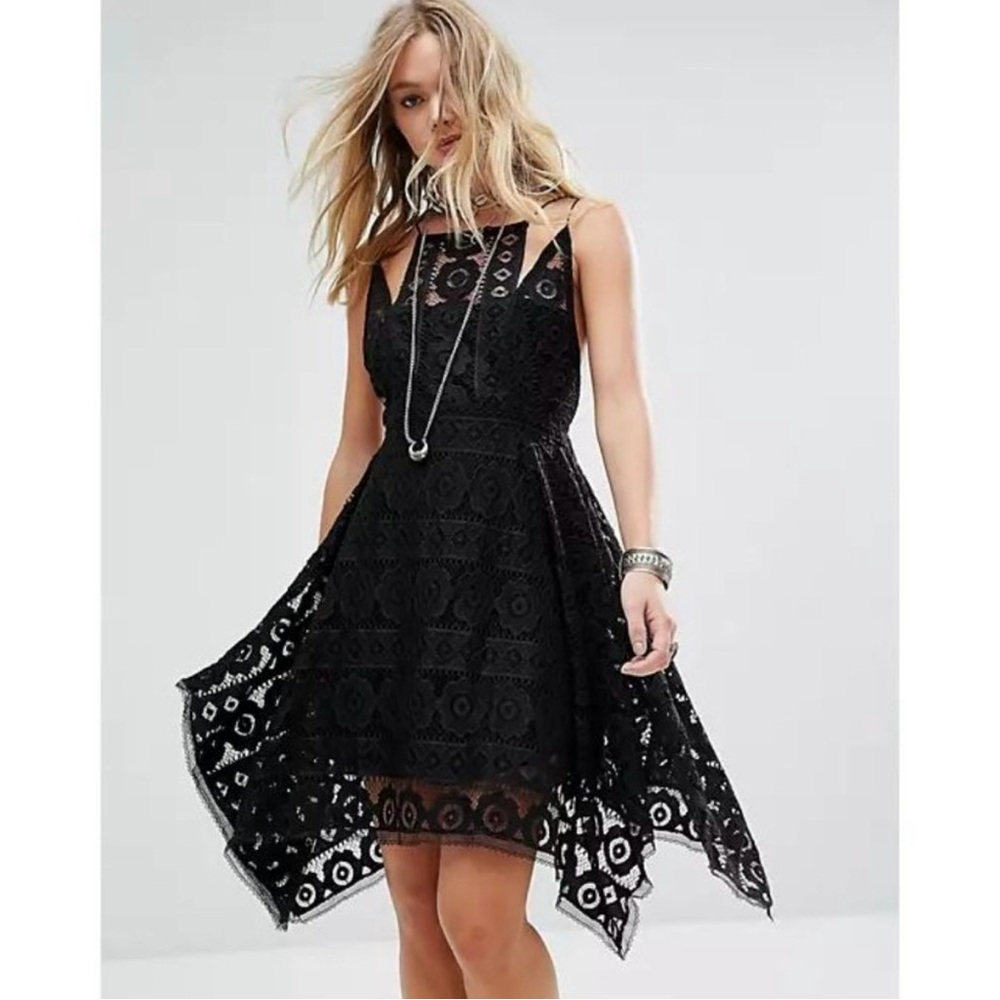 Free People Black Boho Just Like Honey Drape Hem Lace Mini Dress size 6 - Picture 4 of 14